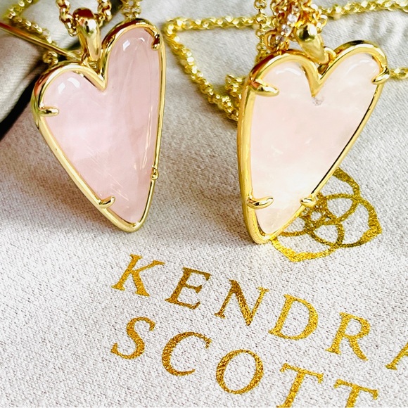 KENDRA SCOTT Ansley Heart Pendant Necklace In Rose Quartz - Picture 4 of 16